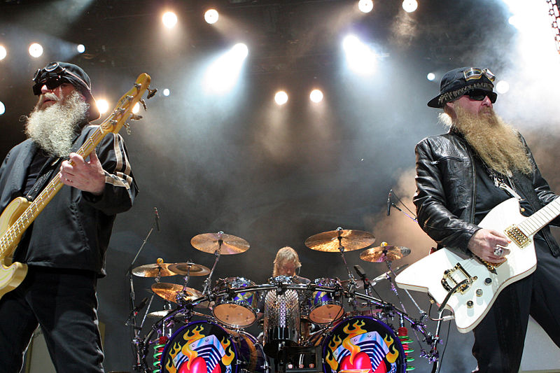 tribute to zz top a rock band that mixes rock in roll with blues