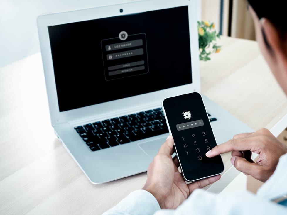 La Seguridad Digital a tu Alcance: Gestores de Contraseñas y 2FA