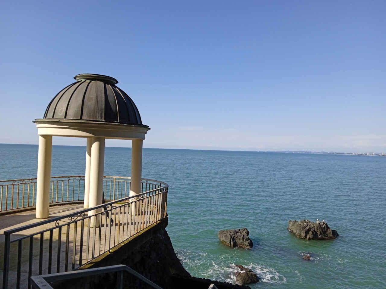 The impressive rotunda perfectly blends into the rocky coast of the Black Sea at the Castello Mare Hotel & Wellness Resort near Kobuleti