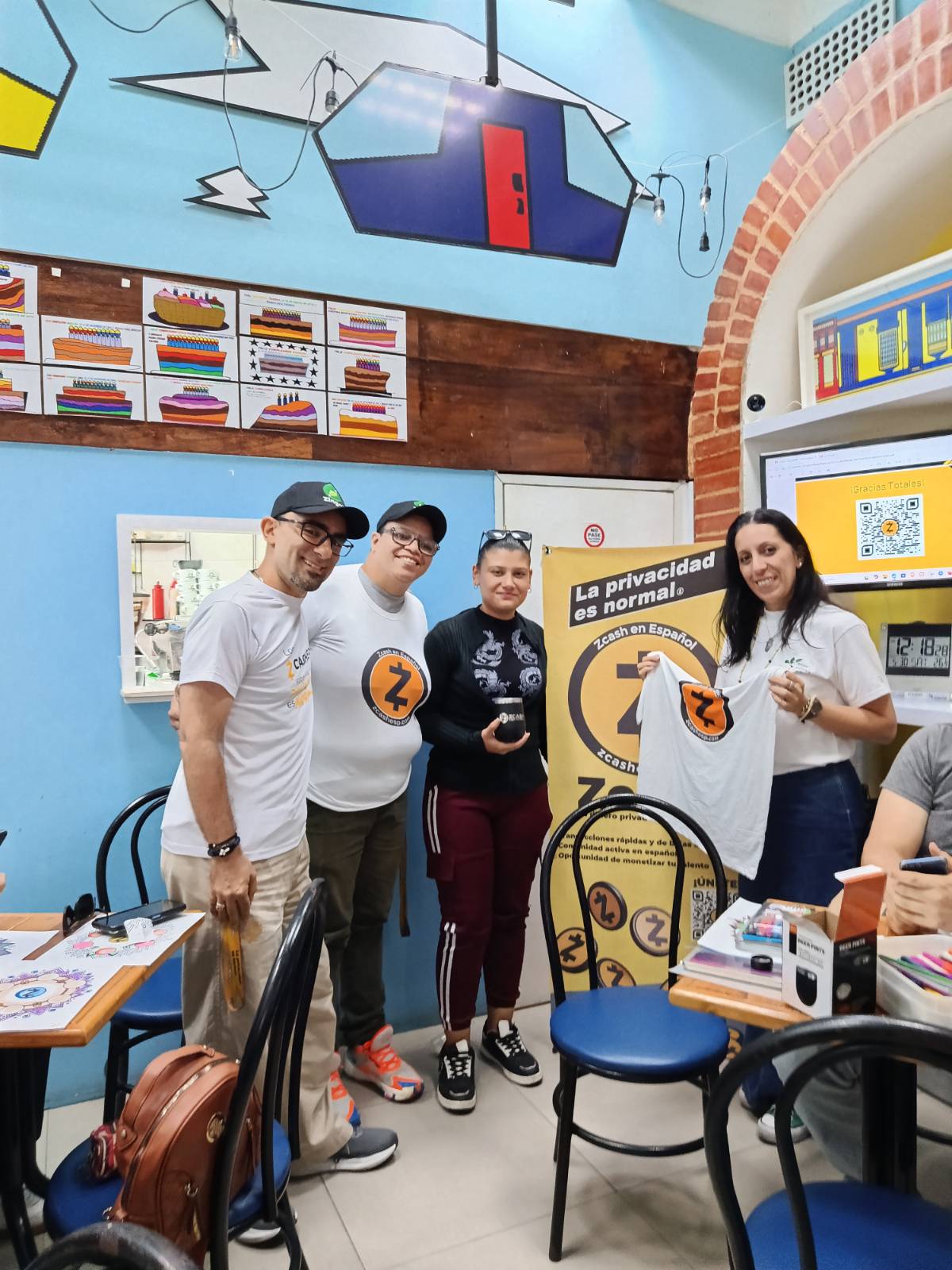 Premios en Zerch para los ganadores y regalo para nuestra invitada