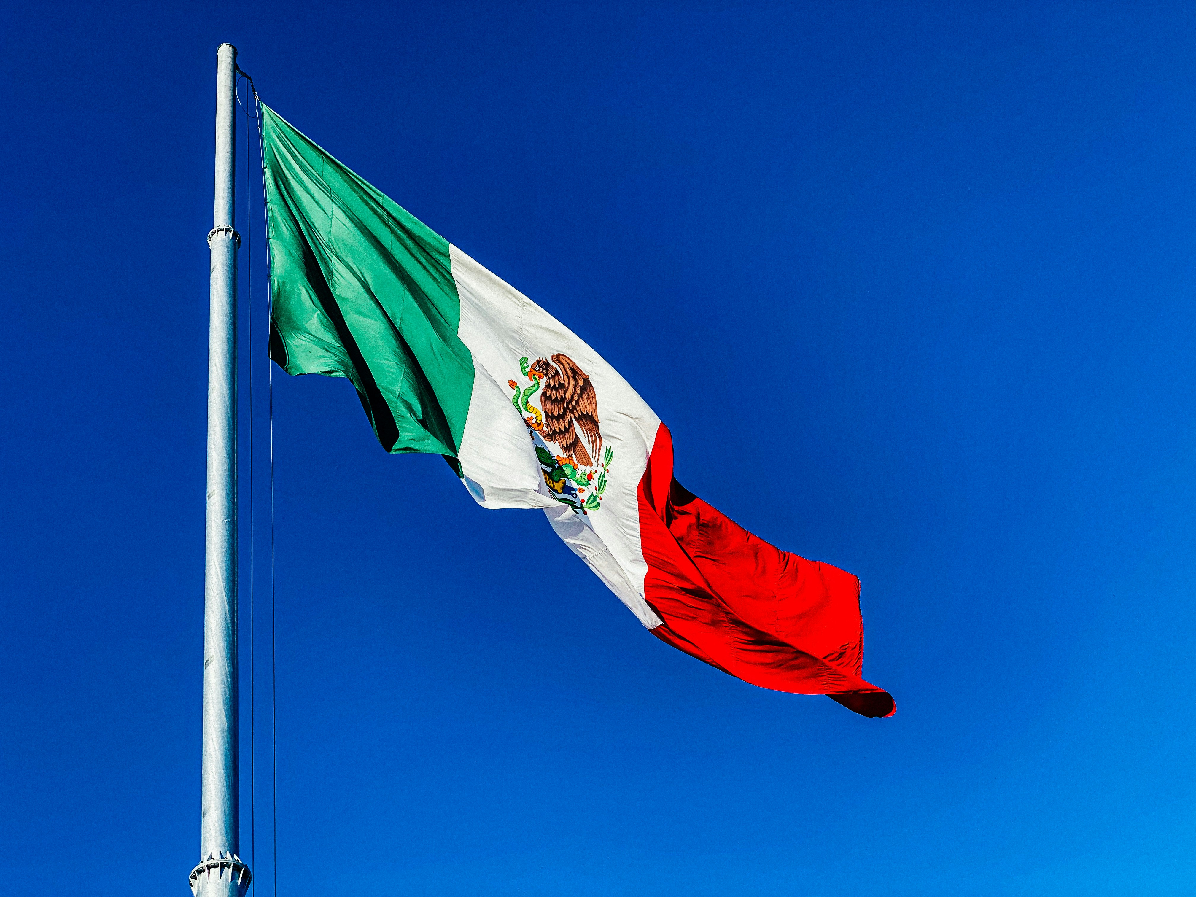 Adiós privacidad: México exige vincular ID a número telefónico.
