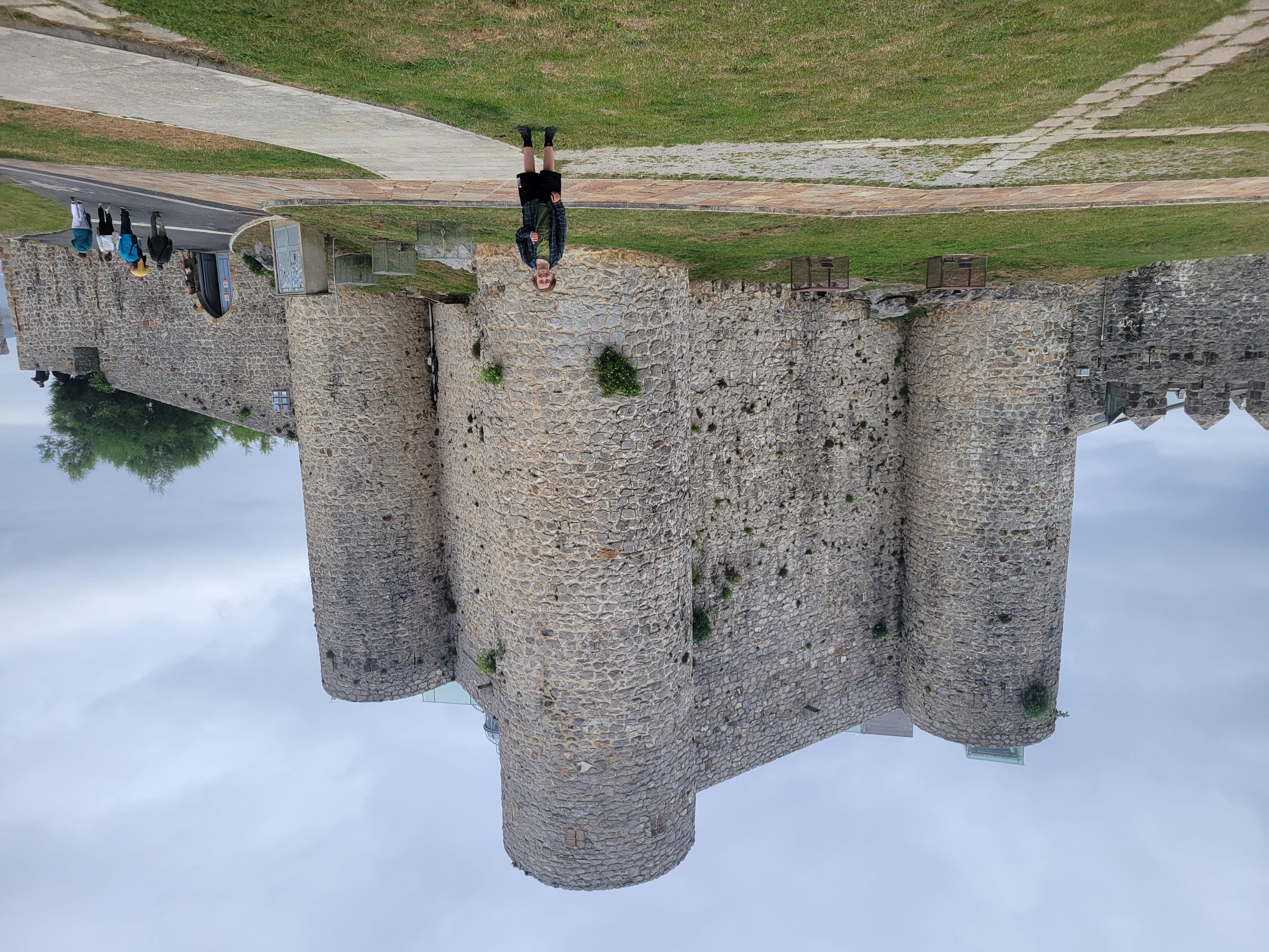 Castillo-Faro de Santa Ana