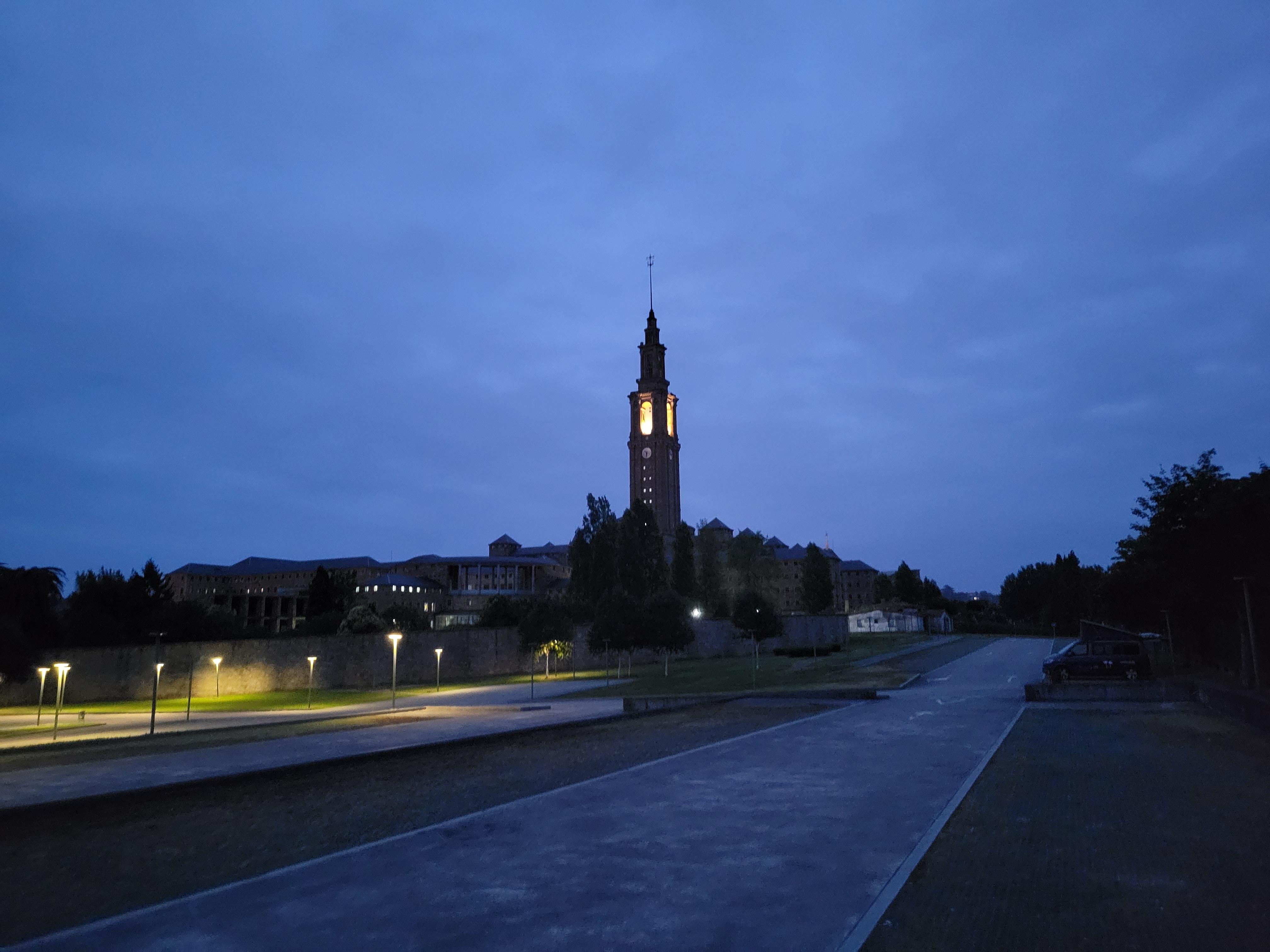 Universidad Laboral con nadie